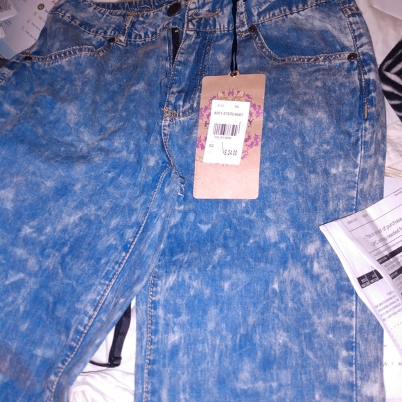 3/$12 New Jeans Acid Wash - Picture 6 of 6